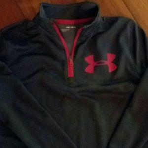 Under Armour boys pullover size M